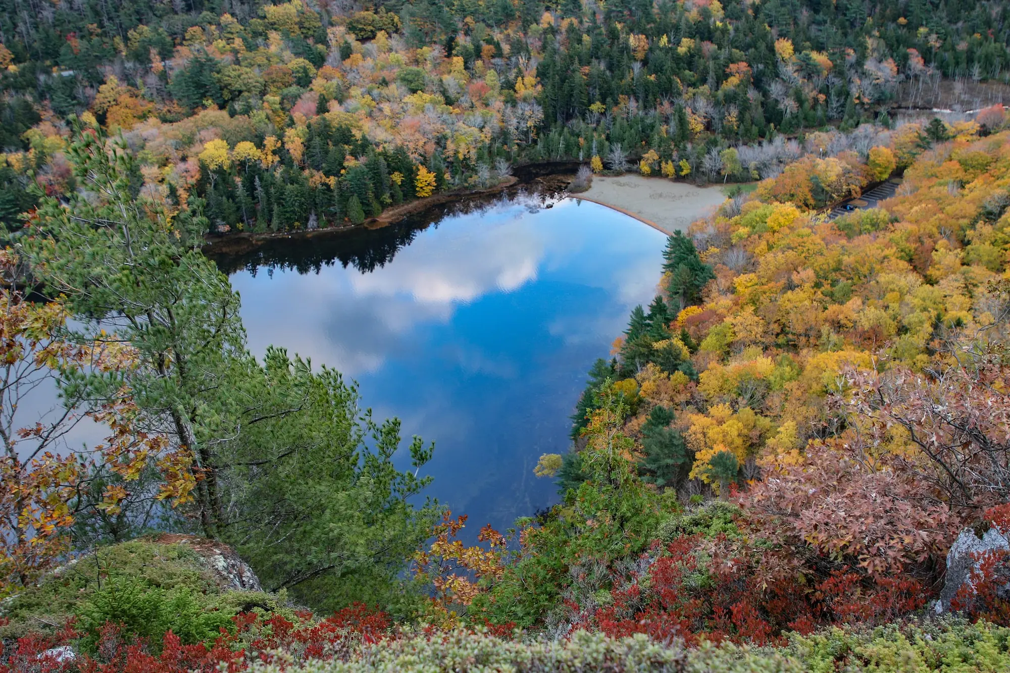 Acadia fall foliage 2026, and the week everything closes